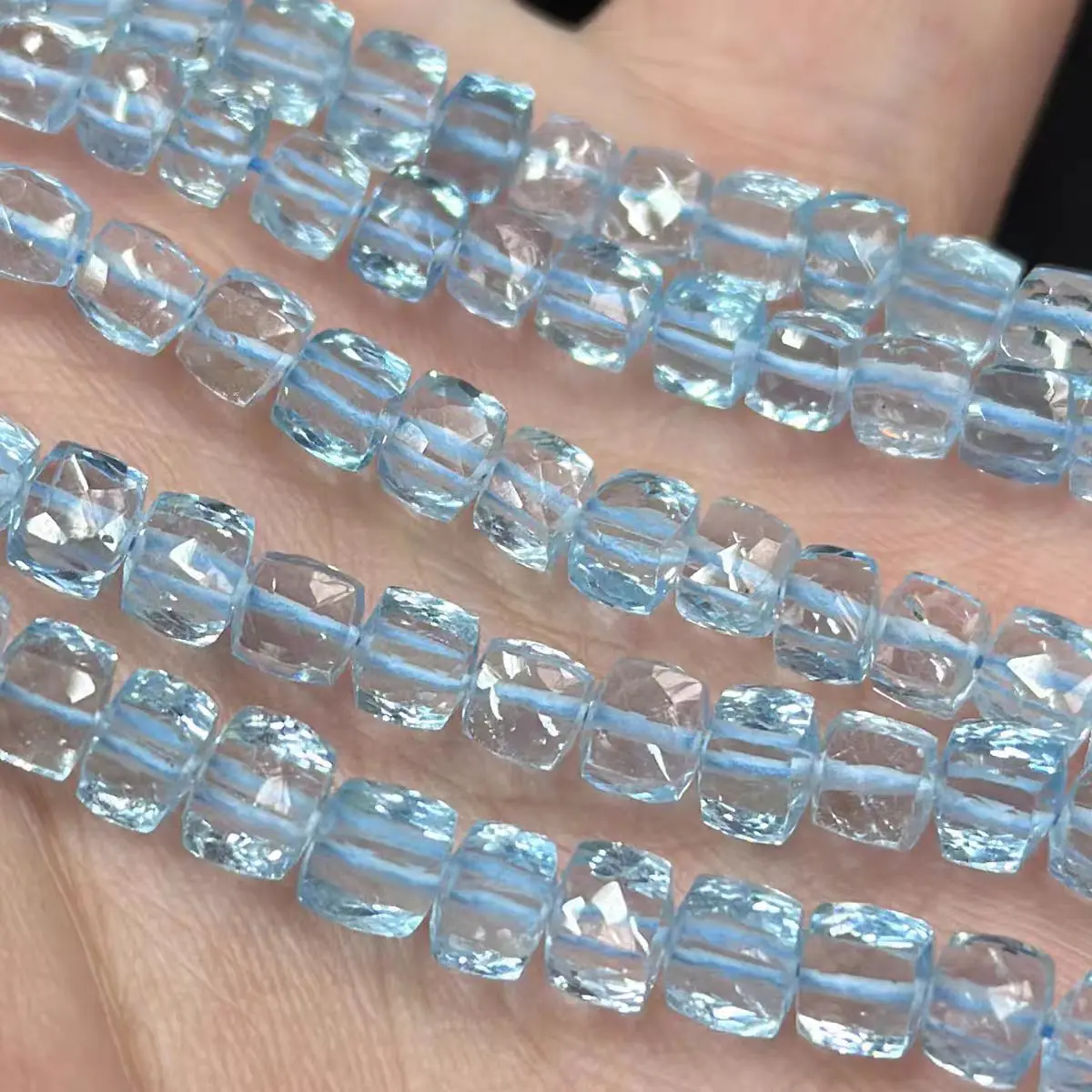 7A Topaz cube faceted square sky blue color 5.5mm 25cm loose beads DIY jewelry nature
7A Topaz cube faceted square sky blue color 5.5mm 25cm loose beads DIY jewelry nature