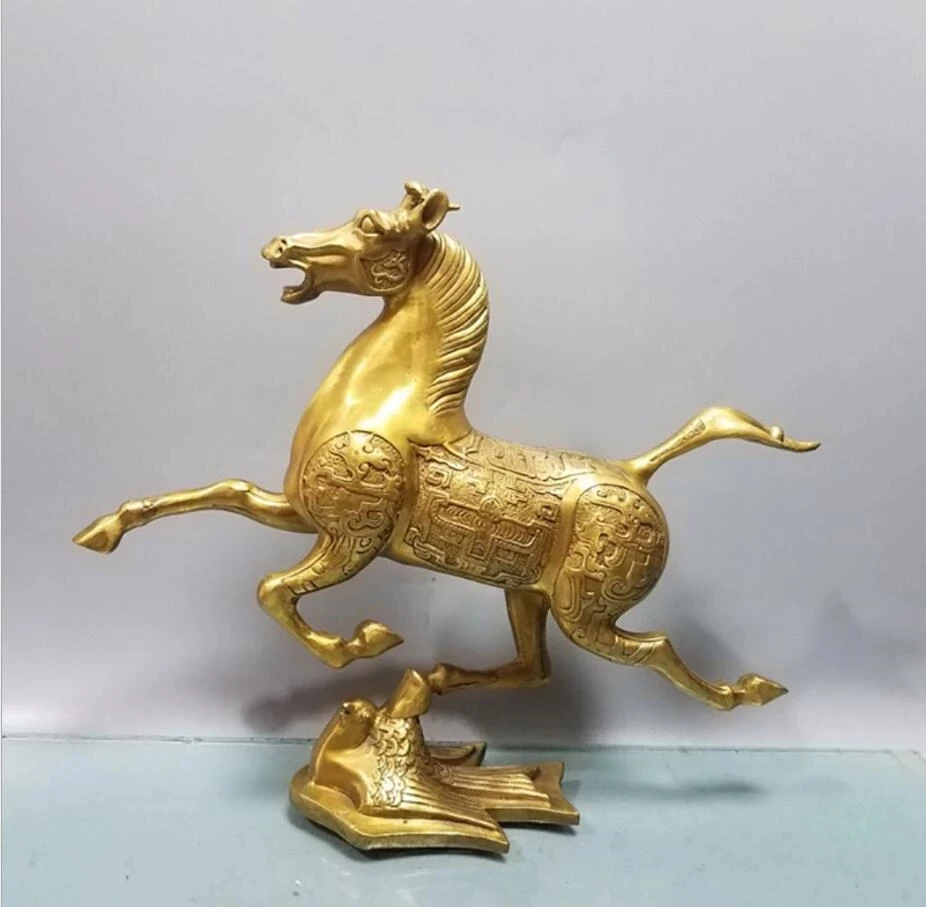 Copper Statue Pure copper handicraft Horse Stepping swallow Fengshui living room ornament
Copper Statue Pure copper handicraft Horse Stepping swallow Fengshui living room ornament