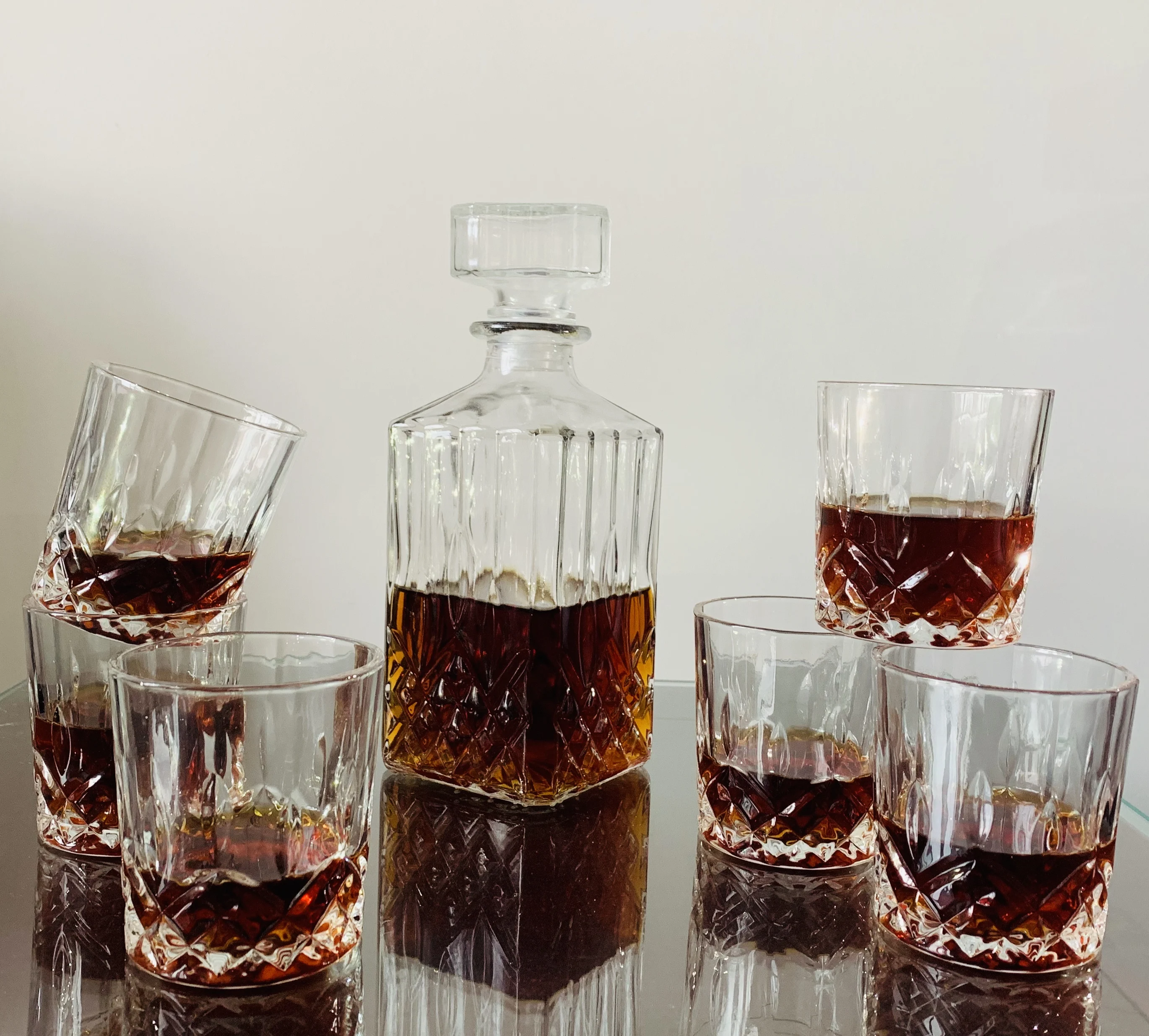 Lead-Free Whiskey Glass Liquor Set Gift Box Red Wine Aerator Home Soft Decoration Alcoholware Whiskey Decanter European Sle...
Lead-Free Whiskey Glass Liquor Set Gift Box Red Wine Aerator Home Soft Decoration Alcoholware Whiskey Decanter European Sle...