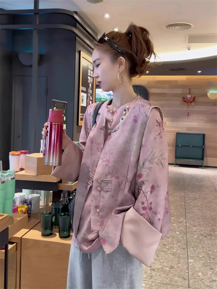 New Chinese Style Women's Spring Outfit Large Size Embroidered Buttoned Vest Shirt Set High Waist Loose Fit Casual Fashion
New Chinese Style Women's Spring Outfit Large Size Embroidered Buttoned Vest Shirt Set High Waist Loose Fit Casual Fashion
