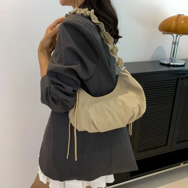 Fashionable Ladies Tote Bags Messenger Style With Genuine Leather Finish Popular Classic Collection From Luxury Brand
Fashionable Ladies Tote Bags Messenger Style With Genuine Leather Finish Popular Classic Collection From Luxury Brand