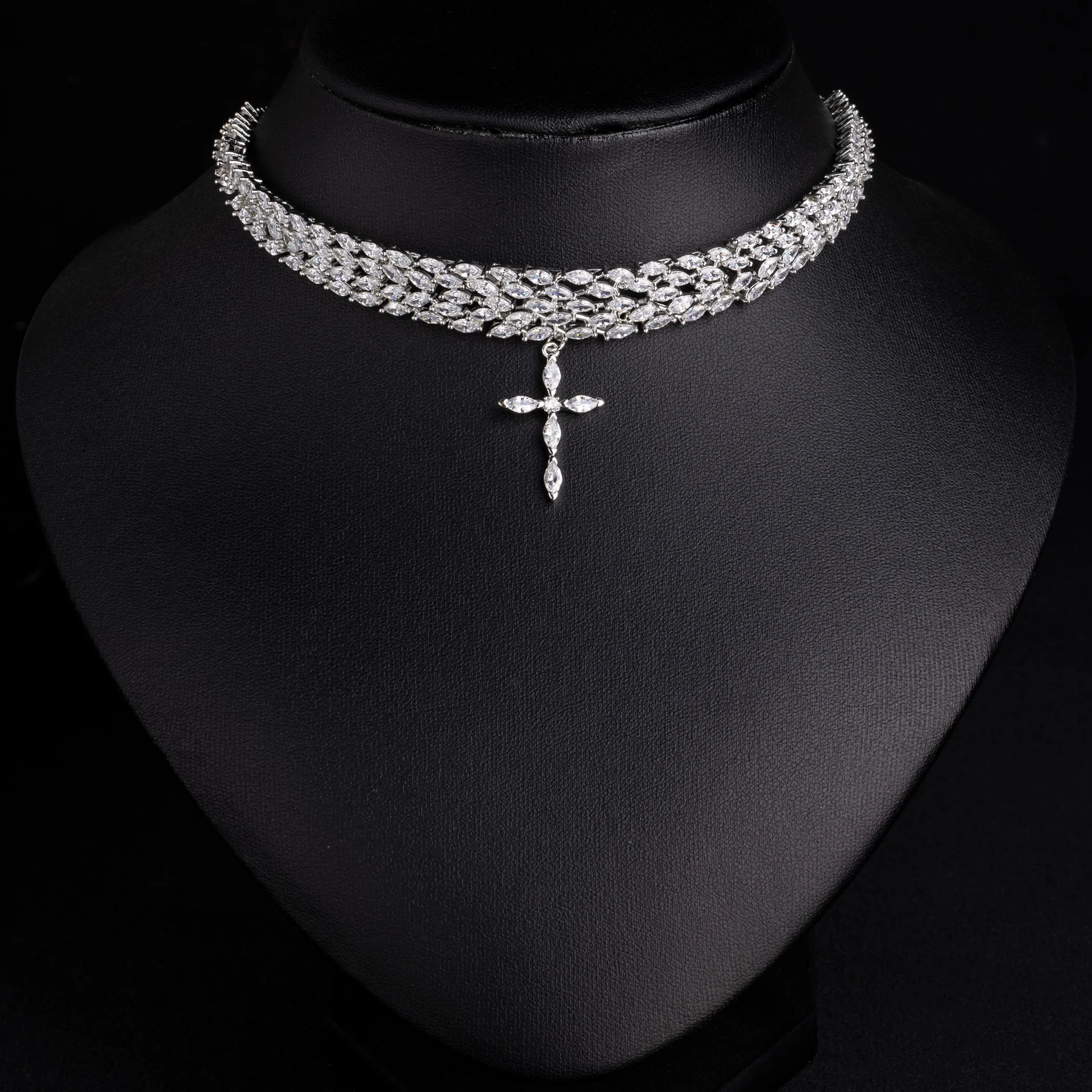 New Trend Cross Pendant Necklace European Stylish Personalized Jewelry Women Evening Dress Daily Wear Accessories
New Trend Cross Pendant Necklace European Stylish Personalized Jewelry Women Evening Dress Daily Wear Accessories