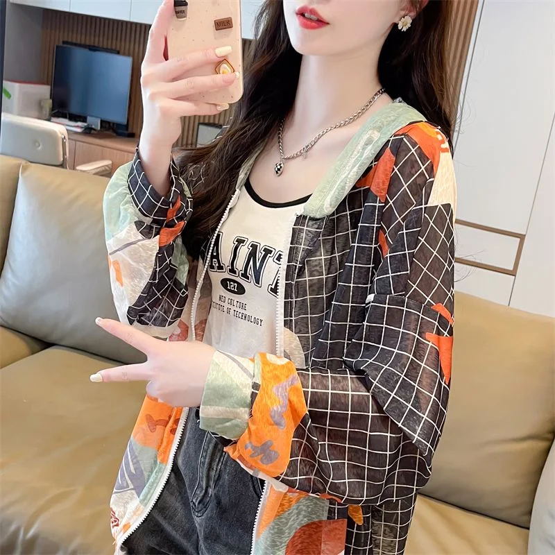 Women's Ice Silk Sun Jacket Summer Hooded Printed UV Cardigan
Women's Ice Silk Sun Jacket Summer Hooded Printed UV Cardigan