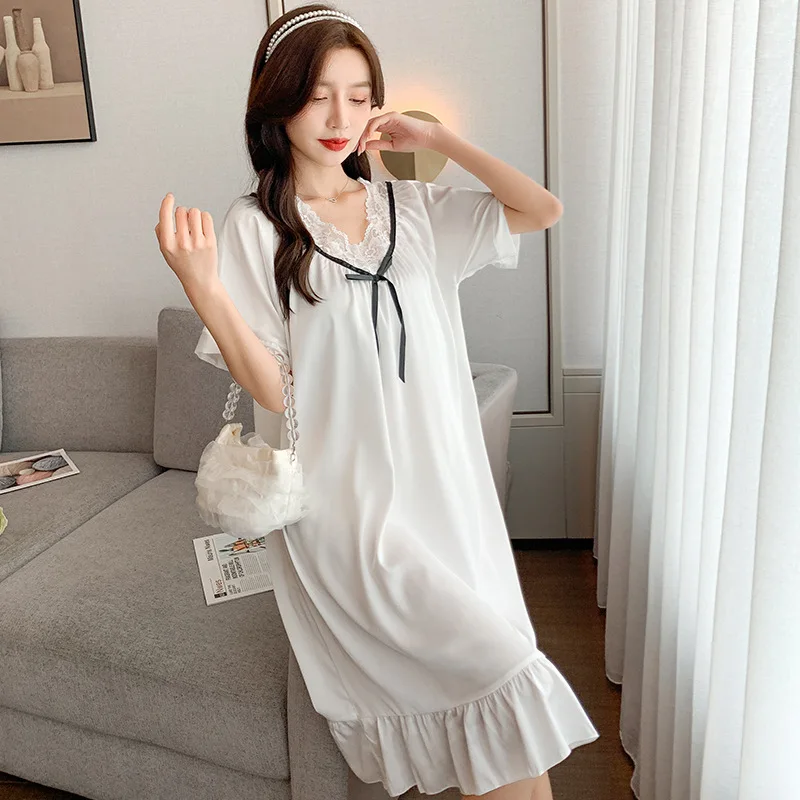 New Summer Long Nightdress Women Short Sleeve V-neck Nightgown Sweet Sexy Lace Ruffles Sleepwear Casual Satin Home Clothes
New Summer Long Nightdress Women Short Sleeve V-neck Nightgown Sweet Sexy Lace Ruffles Sleepwear Casual Satin Home Clothes
