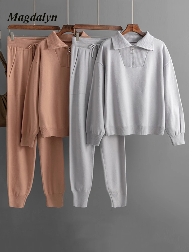 Женские вязаные костюмы Magdalyn с воротником-поло, повседневные Однотонные эластичные пуловеры, Длинные шаровары, Модный осенне-зимний теплый свитер, комплект 
Женские вязаные костюмы Magdalyn с воротником-поло, повседневные Однотонные эластичные пуловеры, Длинные шаровары, Модный осенне-зимний теплый свитер, комплект