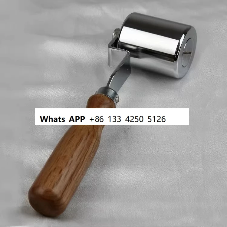 PVC polyethylene plastic elastic floor construction hand tools, single head roller roller, wooden handle
PVC polyethylene plastic elastic floor construction hand tools, single head roller roller, wooden handle