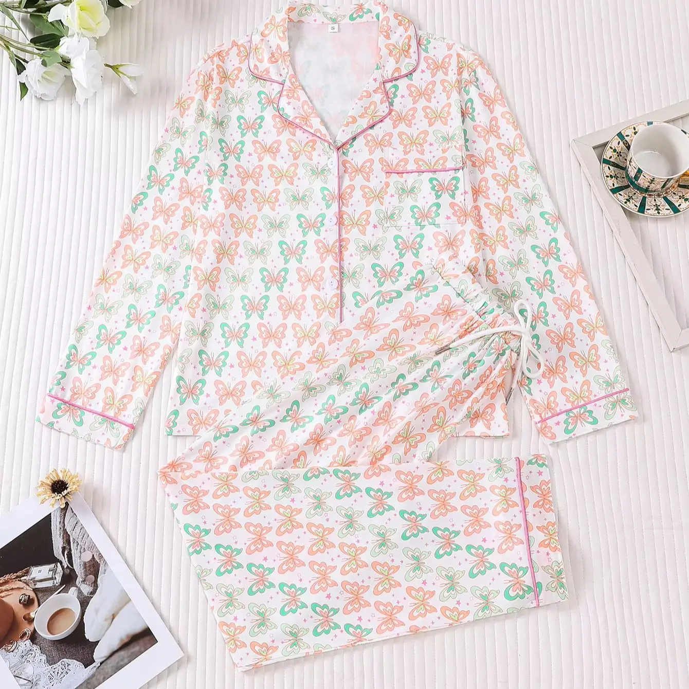 Tropical Butterflies Pajama Set for Women Vibrant Green & Orange Print Sleepwear Comfortable Long Sleeve Loungewear Two-Piece
Tropical Butterflies Pajama Set for Women Vibrant Green & Orange Print Sleepwear Comfortable Long Sleeve Loungewear Two-Piece