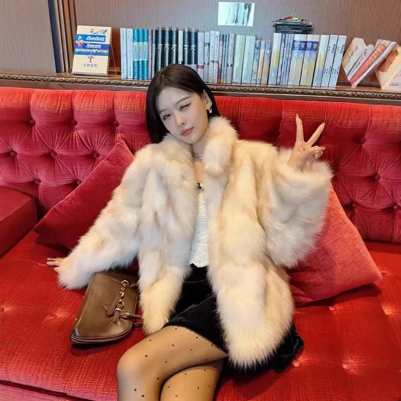 Luxury Cropped White Faux Fox Fur Coat Woman Clothing Long Sleeve Winter Fluffy Faux Fur Jacket Fur Coats Woman
Luxury Cropped White Faux Fox Fur Coat Woman Clothing Long Sleeve Winter Fluffy Faux Fur Jacket Fur Coats Woman