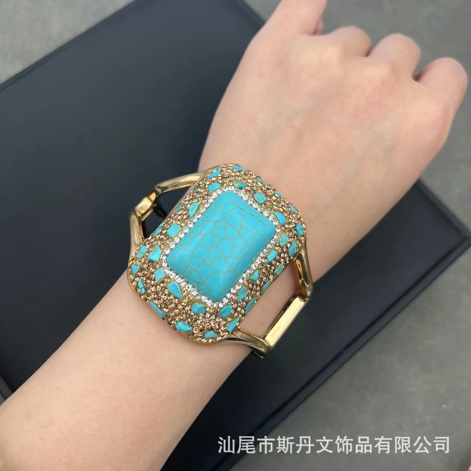 New turquoise ethnic style inlaid Czech amethyst bracelet original design personalized niche manufacturer supply wholesale
New turquoise ethnic style inlaid Czech amethyst bracelet original design personalized niche manufacturer supply wholesale