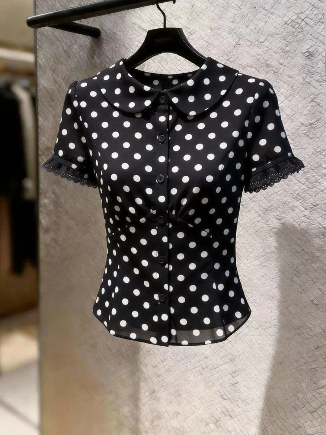 2026 Summer Commute Polka Dot Lace Splice Short Sleeve Slimming Women's Shirt Korean Style Straight Cut Bells Fashion
2026 Summer Commute Polka Dot Lace Splice Short Sleeve Slimming Women's Shirt Korean Style Straight Cut Bells Fashion