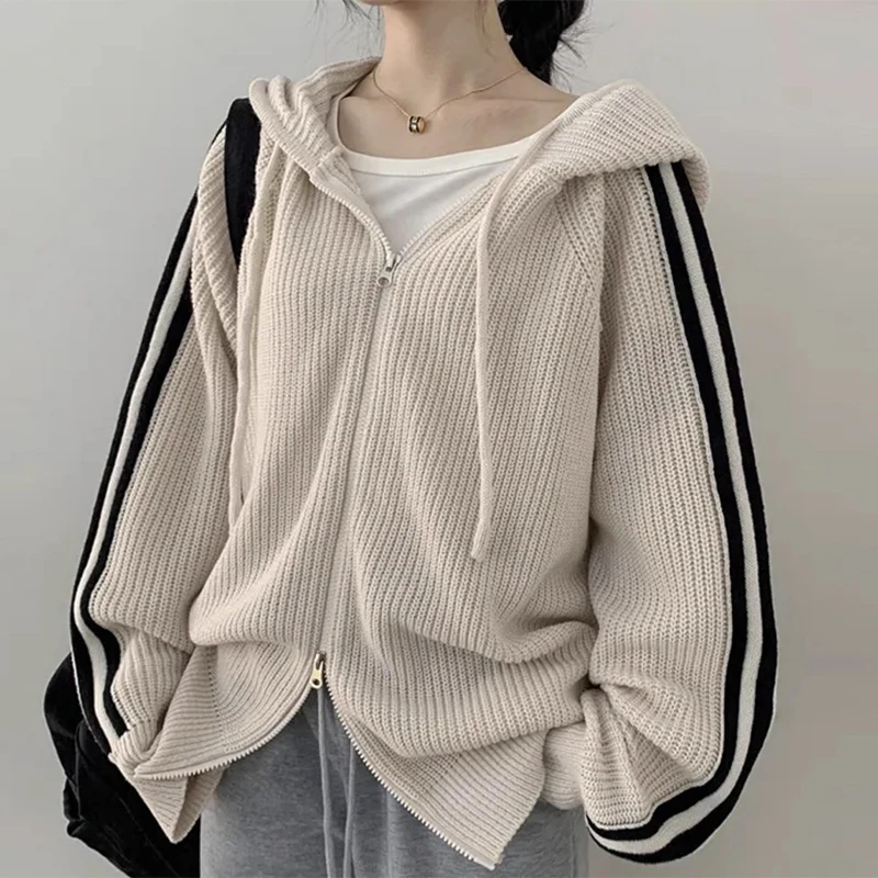 SuperAen Korean Style New Simple Elegant Double-zipper Contrasting Color Striped Long-sleeved Knitted Sweater Casual Shirt
SuperAen Korean Style New Simple Elegant Double-zipper Contrasting Color Striped Long-sleeved Knitted Sweater Casual Shirt