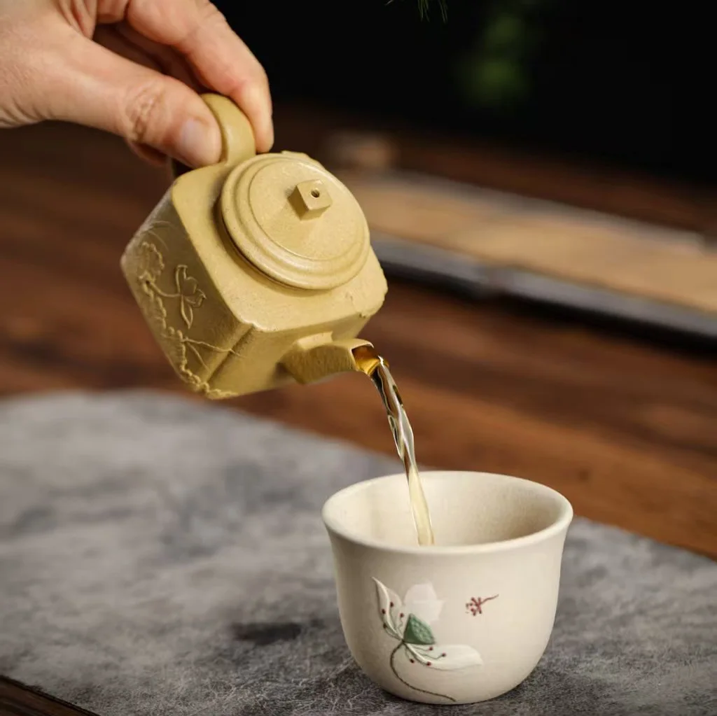 High Quality Real Yixing Jasaho Zisha Clay Teapot Mud Painting Square Pot Set
High Quality Real Yixing Jasaho Zisha Clay Teapot Mud Painting Square Pot Set