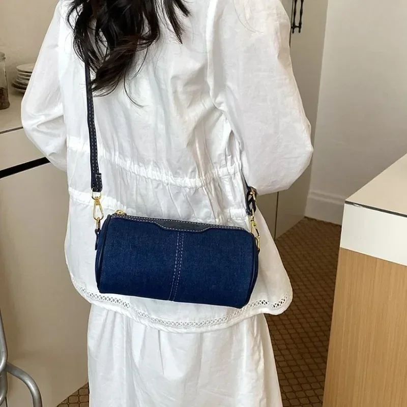 High-End Luxury Unique Vintage Leather Crossbody Bag Women Solid Color Fashionable Design And Large Capacity
High-End Luxury Unique Vintage Leather Crossbody Bag Women Solid Color Fashionable Design And Large Capacity