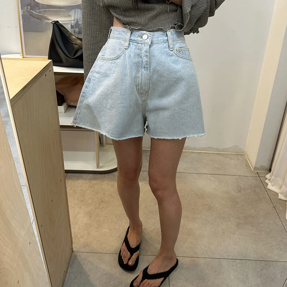 Retro Style Korean Fashion High Waist Casual Denim Shorts Women's Frayed Hem Versatile Summer New Arrival Ladies Jeans
Retro Style Korean Fashion High Waist Casual Denim Shorts Women's Frayed Hem Versatile Summer New Arrival Ladies Jeans