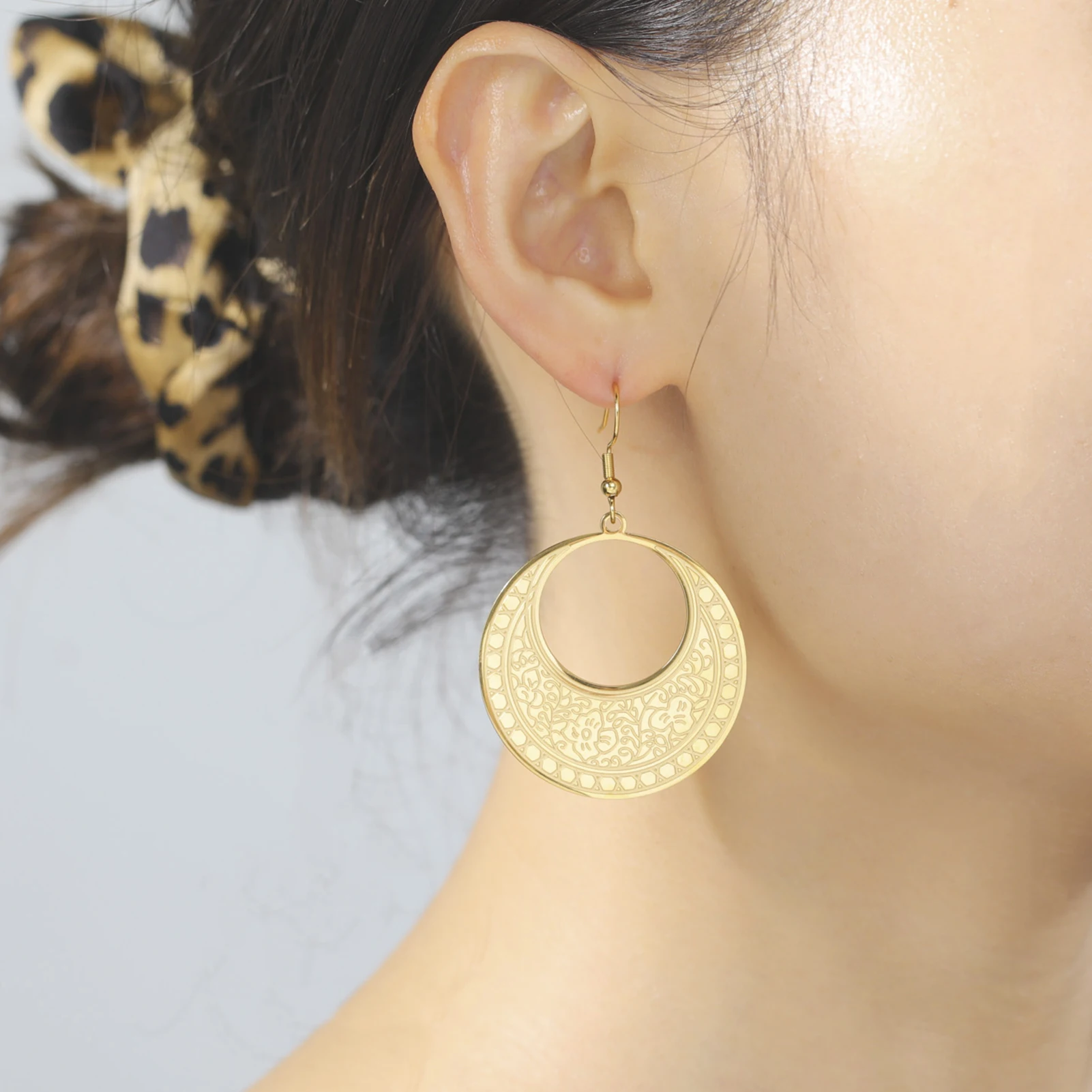 Sipuris 2022 Fashion Filigree Bohemian Stainless Steel Earrings for Women Vintage Dangle India Ethnic Statement Jewelry Gift
Sipuris 2022 Fashion Filigree Bohemian Stainless Steel Earrings for Women Vintage Dangle India Ethnic Statement Jewelry Gift