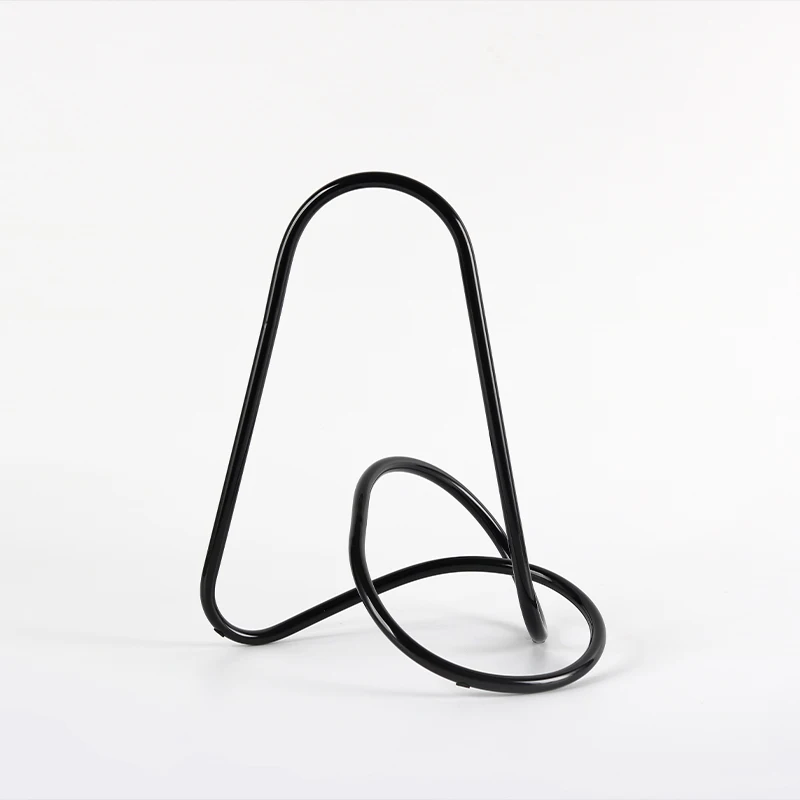 Modern Simple European Art Deco Style Metal Twisted Ornaments Light Soft Decorations for Office & Room Sales Furnishings
Modern Simple European Art Deco Style Metal Twisted Ornaments Light Soft Decorations for Office & Room Sales Furnishings