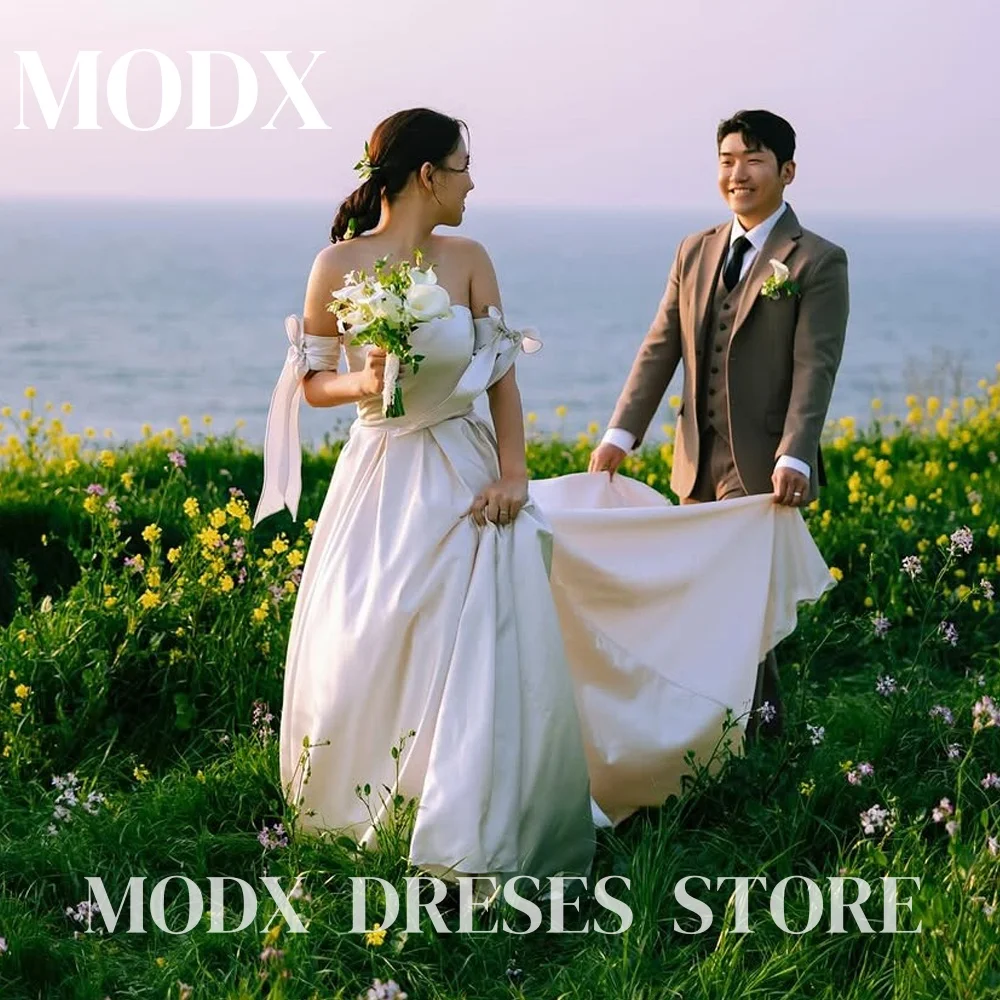 MODX Elegant Strapless A-line Wedding Dress Off Shoulder Satin Floor-Length 웨딩드레스 Korea Photoshoot Customized Bride Gowns 2025
MODX Elegant Strapless A-line Wedding Dress Off Shoulder Satin Floor-Length 웨딩드레스 Korea Photoshoot Customized Bride Gowns 2025