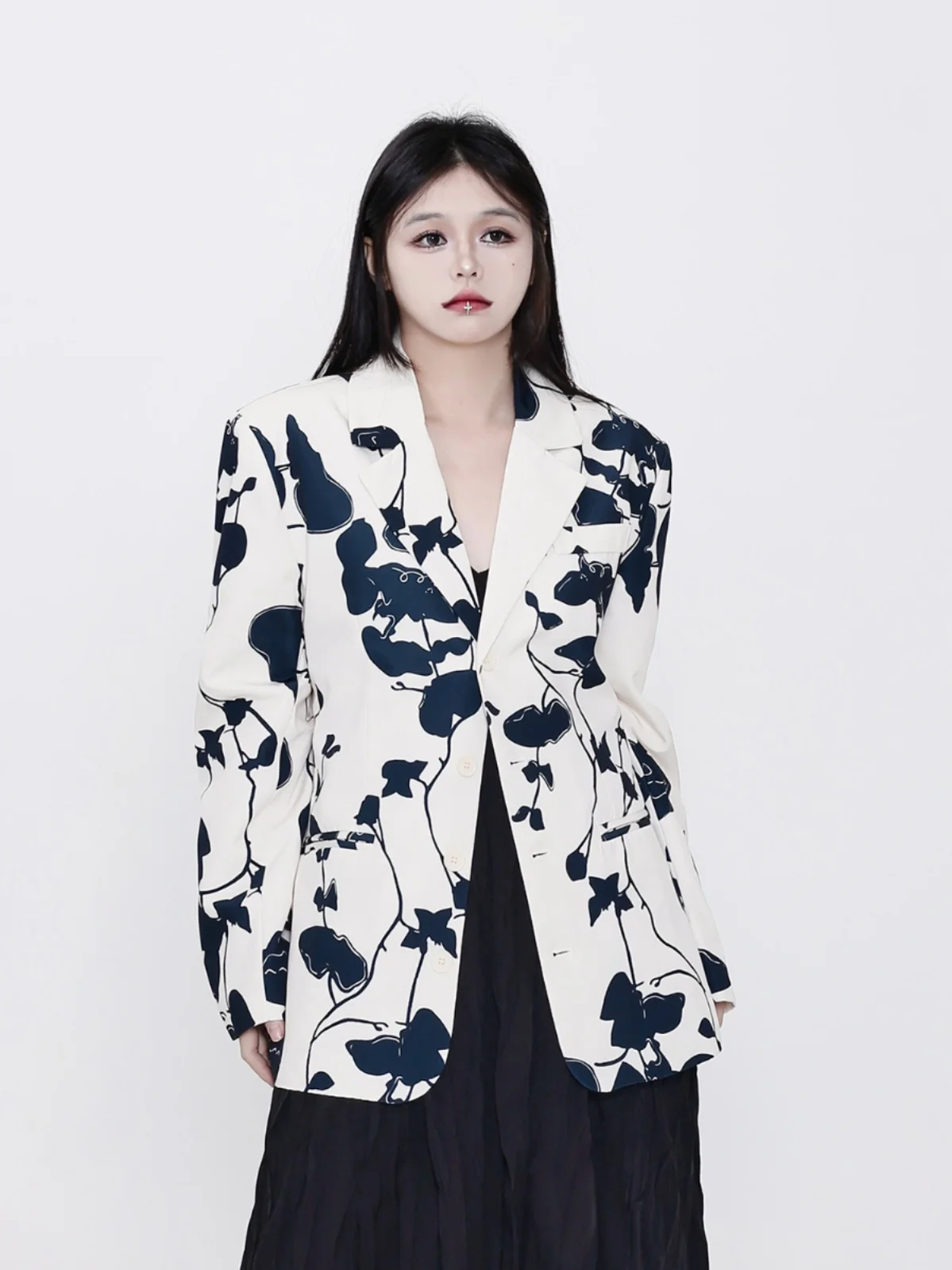 SuperAen Spring 2024 New Print Women's Double Buckle High Street Loose Blazer Coat
SuperAen Spring 2024 New Print Women's Double Buckle High Street Loose Blazer Coat