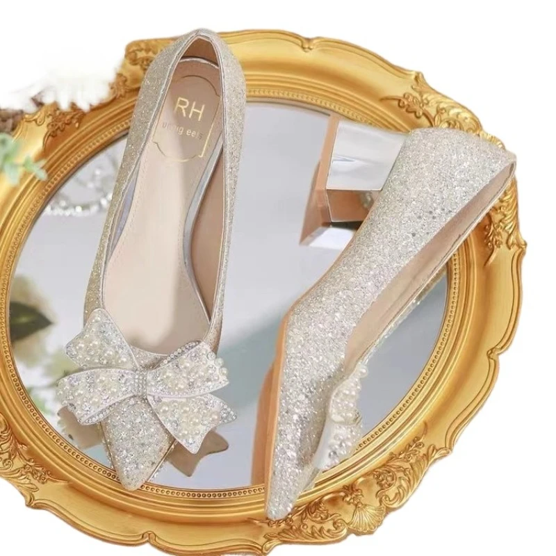 New Full Diamond Bow High Heels for Women, Thick Heels with Sequins, Bridesmaid Wedding Shoes, Pointed Shallow Mouth Pumps
New Full Diamond Bow High Heels for Women, Thick Heels with Sequins, Bridesmaid Wedding Shoes, Pointed Shallow Mouth Pumps