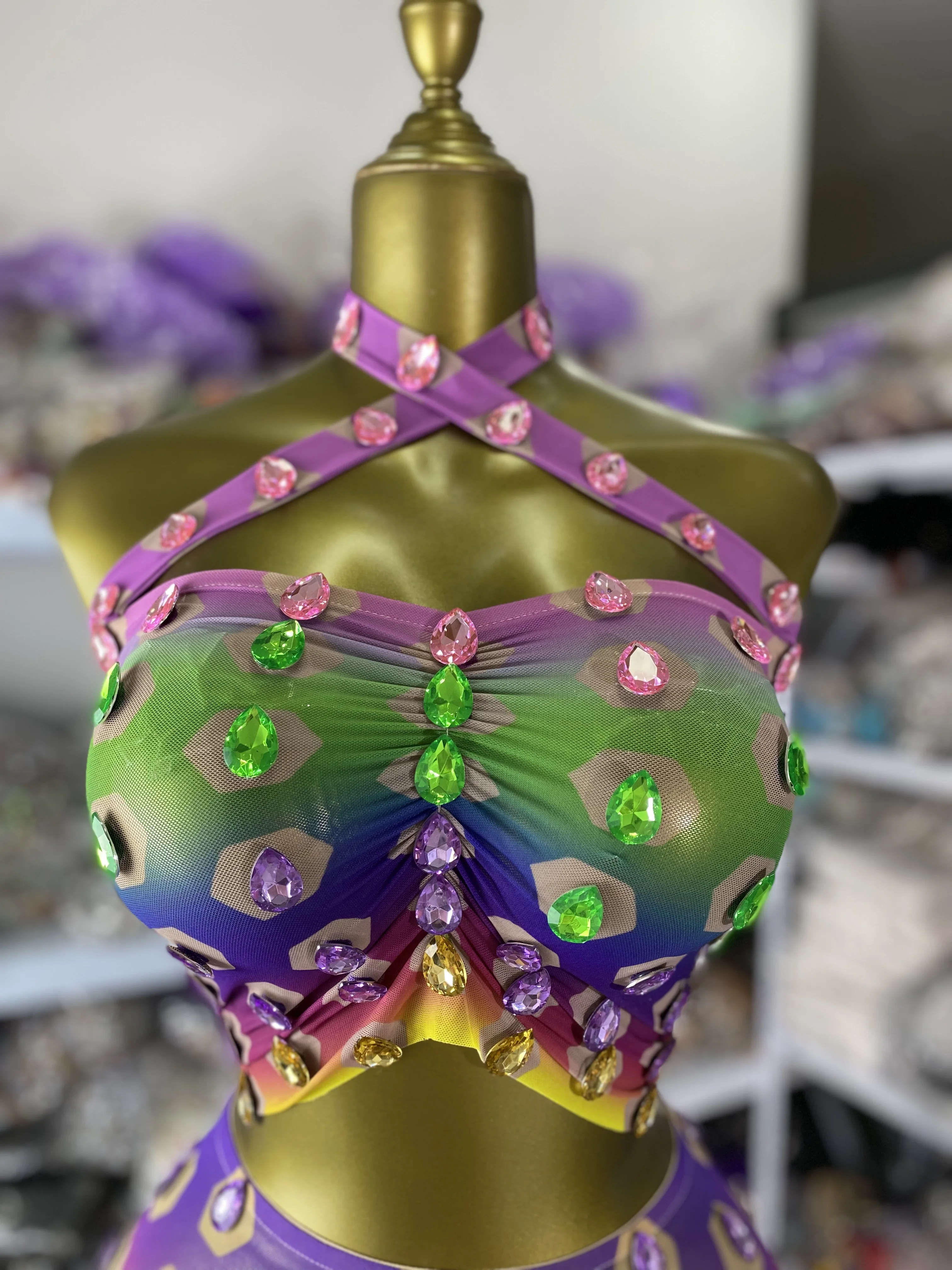 Женские летние красочные наряды со стразами, сетчатый укороченный топ крест-накрест, мини-юбка, облегающие комплекты из двух предметов, вечернее клубное вечернее платье
Женские летние красочные наряды со стразами, сетчатый укороченный топ крест-накрест, мини-юбка, облегающие комплекты из двух предметов, вечернее клубное вечернее платье