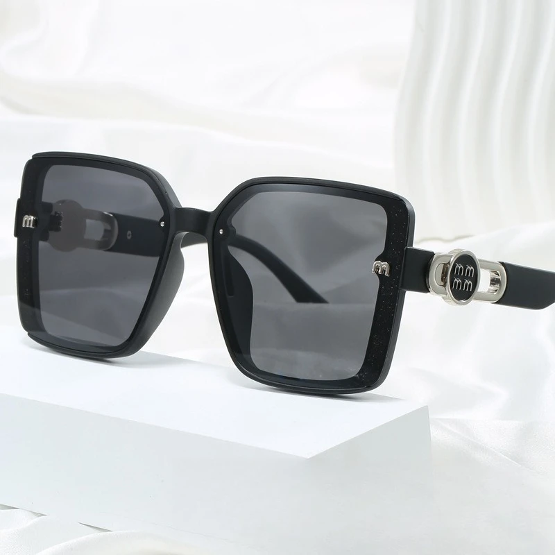2025 Letter Print Polarized Sunglasses - Luxury Fashion Cat-Eye Shades for Women UV400 Trendy Chic
2025 Letter Print Polarized Sunglasses - Luxury Fashion Cat-Eye Shades for Women UV400 Trendy Chic