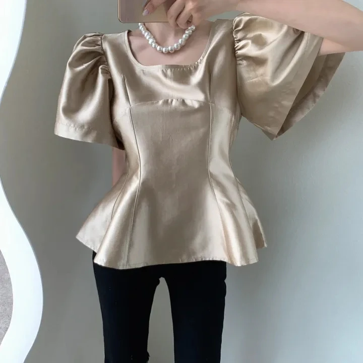Korean French Style Summer Shirt Luxury Bubble Sleeve Blouse with Slim Fit Elegant Palace Collar Top for Women Fashion
Korean French Style Summer Shirt Luxury Bubble Sleeve Blouse with Slim Fit Elegant Palace Collar Top for Women Fashion