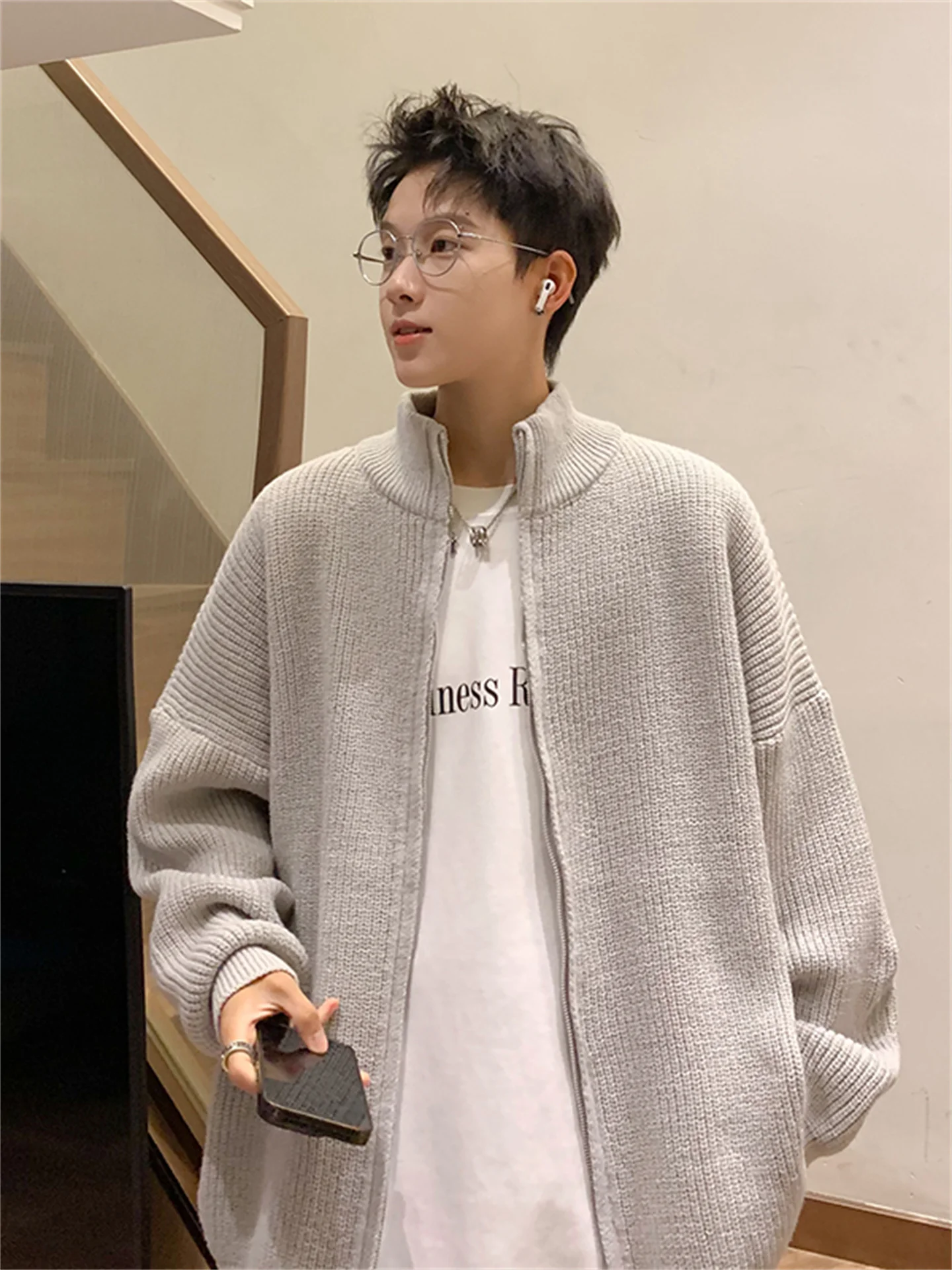 Heavyweight Arctic Fce Stand Collar Open Cardigan Knitted Sweater Men's Autumn Winter Vintage American Lazy Versatile Oute...
Heavyweight Arctic Fce Stand Collar Open Cardigan Knitted Sweater Men's Autumn Winter Vintage American Lazy Versatile Oute...