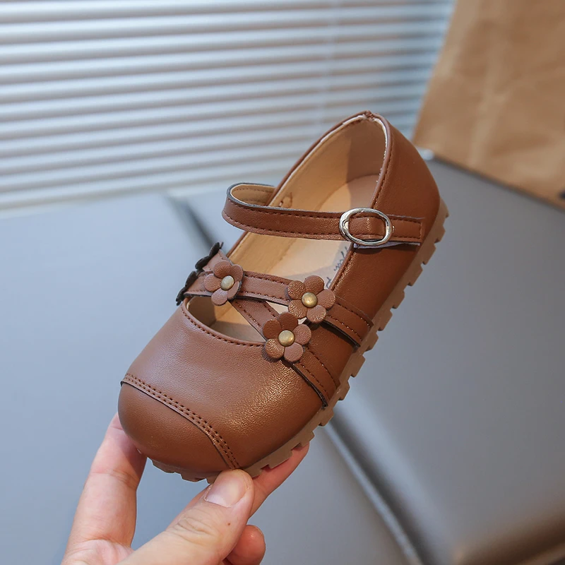 Girls PU Leather Fashion Shoes Spring Autumn New Flower Retro Princess Soft Non-slip Mary Jane Shallow Flats Loafer Size 22-31
Girls PU Leather Fashion Shoes Spring Autumn New Flower Retro Princess Soft Non-slip Mary Jane Shallow Flats Loafer Size 22-31