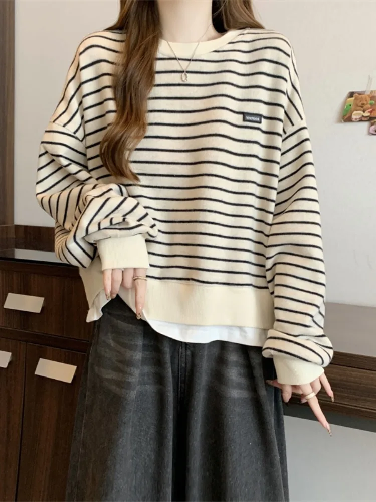 Striped Knitwear Shoulder Length Loose Bottom Women's Base Shirt Fake Two-Piece Top Spring 2026 plus Size Fashion Casual Wear
Striped Knitwear Shoulder Length Loose Bottom Women's Base Shirt Fake Two-Piece Top Spring 2026 plus Size Fashion Casual Wear