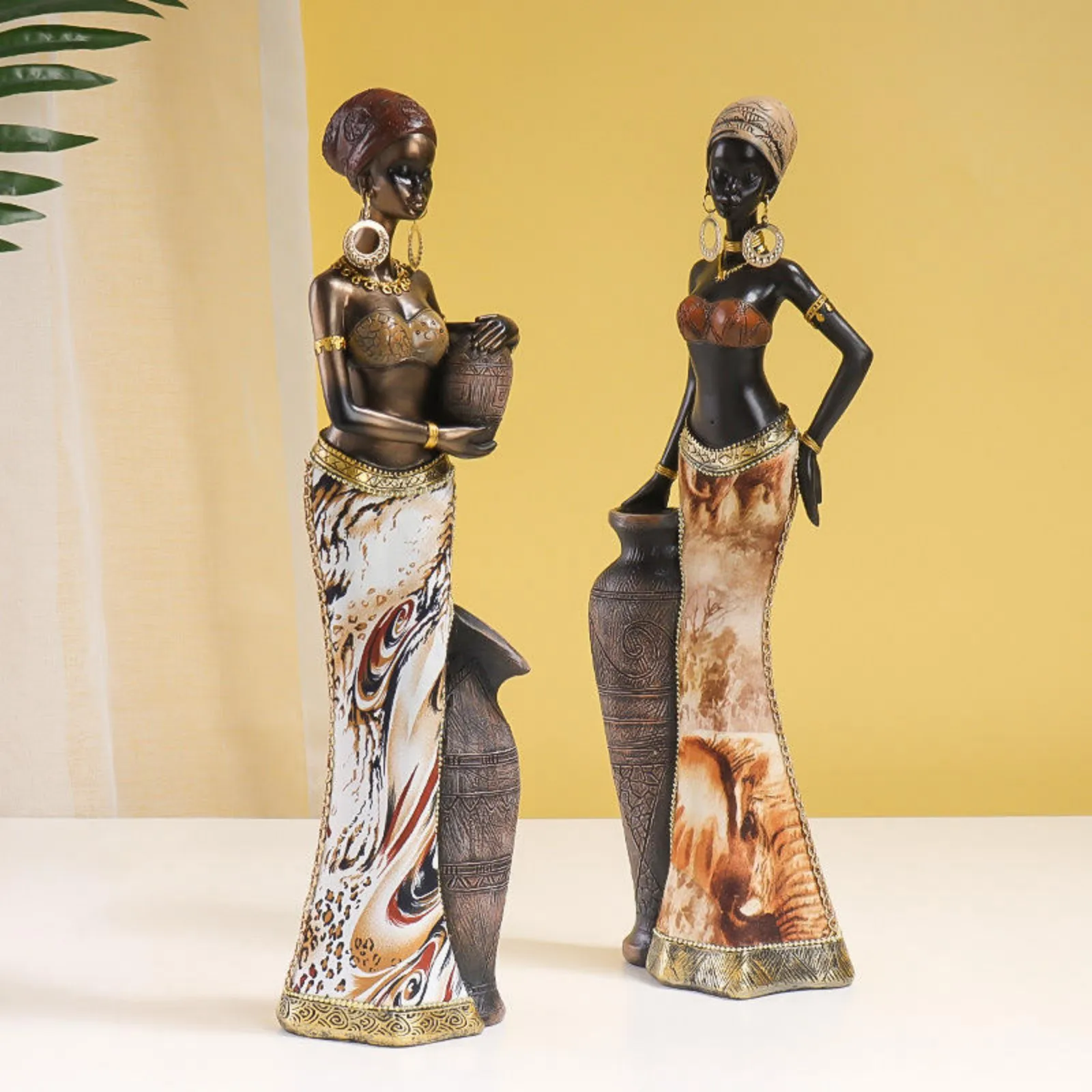 African Women Statues Collectible Artwork Lightweight Multi-Purpose Vintage African Statues Library Sculptures Home Decorations
African Women Statues Collectible Artwork Lightweight Multi-Purpose Vintage African Statues Library Sculptures Home Decorations
