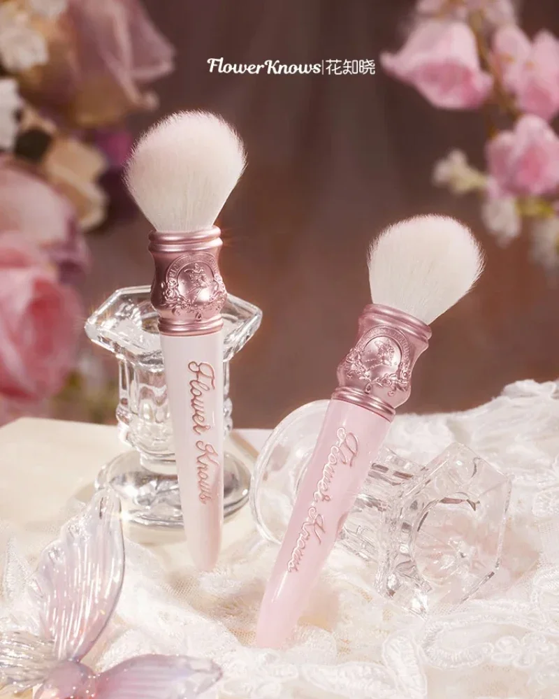Flower Knows Midsummer Fairytales Series Spot Makeup Brush Wool Fluffy Conditioning Makeup Tool
Flower Knows Midsummer Fairytales Series Spot Makeup Brush Wool Fluffy Conditioning Makeup Tool