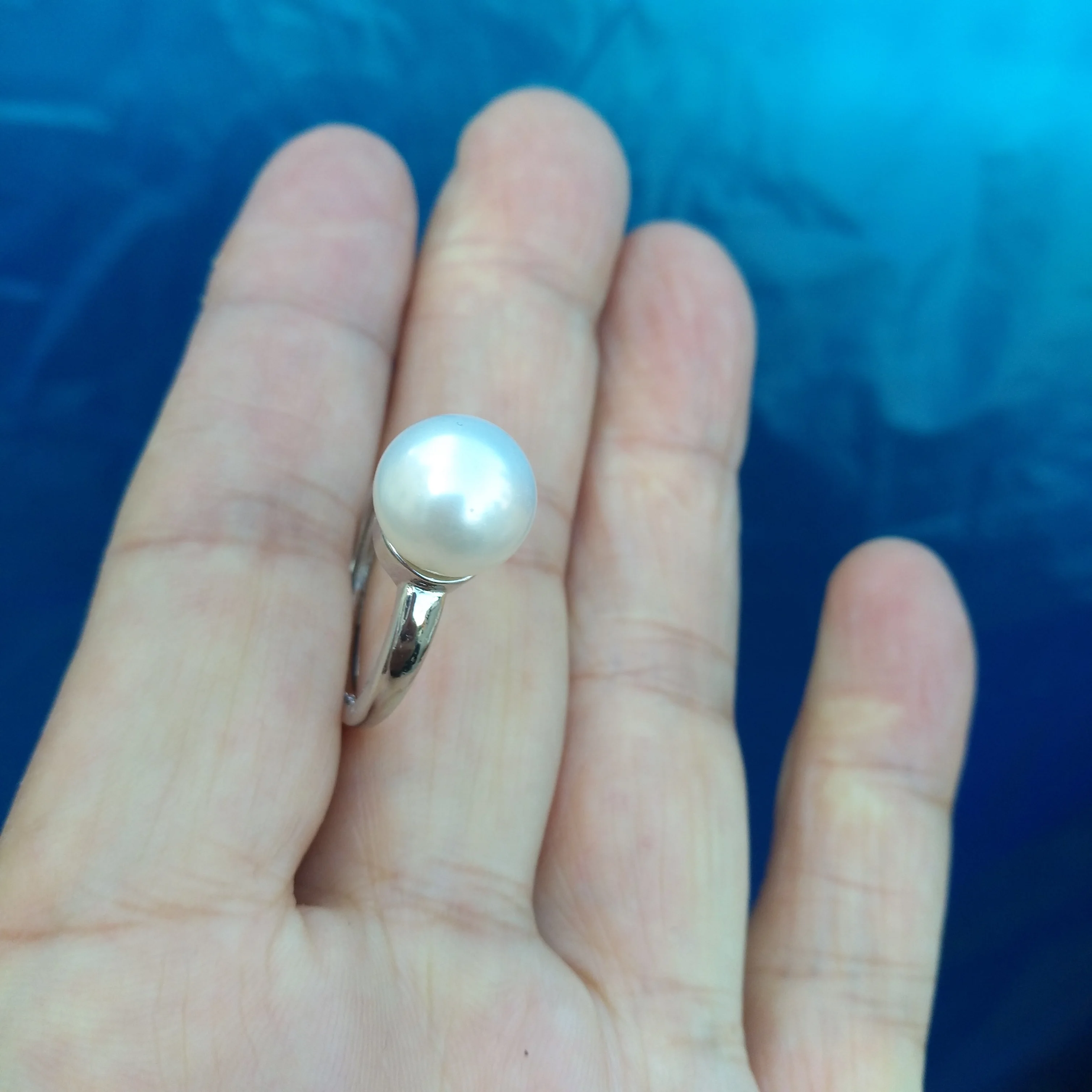 Timeless 9-10mm South Sea Natural White Ring Adjustable +box
Timeless 9-10mm South Sea Natural White Ring Adjustable +box