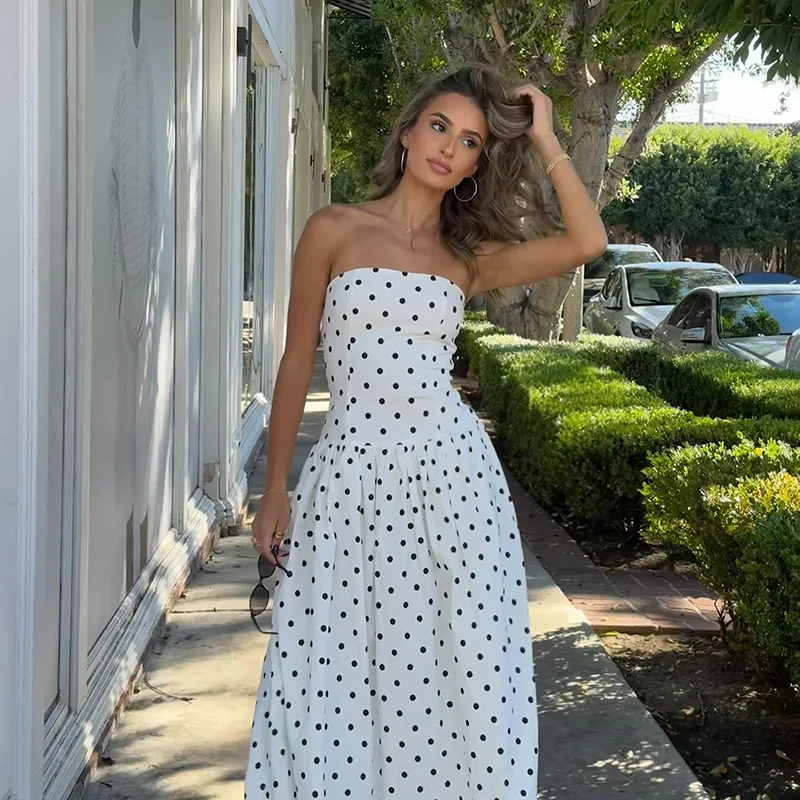 JY26074 Resort-style Slimming Polka Dot Strapless A-line Tiered Dress
JY26074 Resort-style Slimming Polka Dot Strapless A-line Tiered Dress