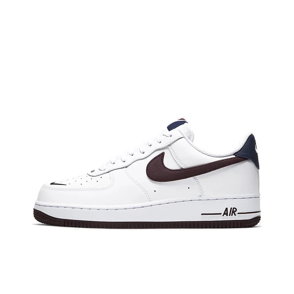 Nike Air Force 1, низкий обсидиан/белый университет, красный CJ8731-100
Nike Air Force 1, низкий обсидиан/белый университет, красный CJ8731-100