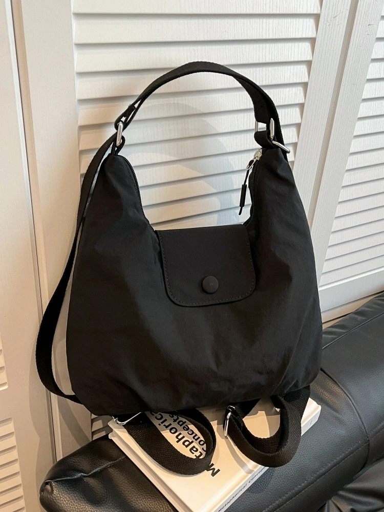 Large Capaci Ladies Bapa Casual Sle Travel oulder Bag Soft Handle Zipper Closure Commuting Bag Waterproof
Large Capaci Ladies Bapa Casual Sle Travel oulder Bag Soft Handle Zipper Closure Commuting Bag Waterproof