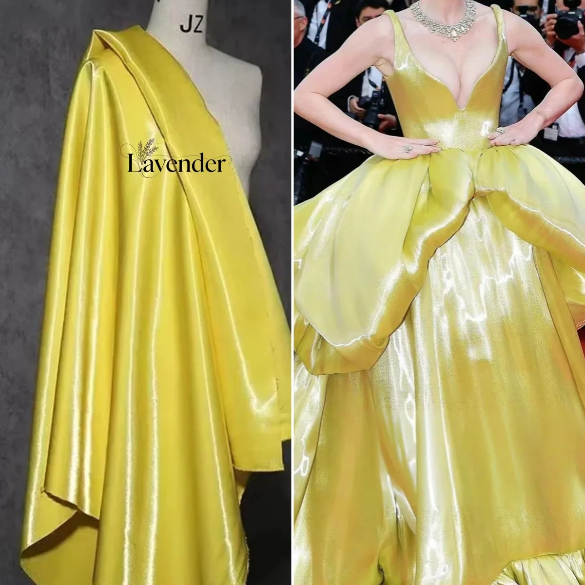 Liquid Bright Water Gloss Satin Fabric Thick Shiny Satin Material for Designer Wedding Dresses Evening Gowns Apparel Sewing
Liquid Bright Water Gloss Satin Fabric Thick Shiny Satin Material for Designer Wedding Dresses Evening Gowns Apparel Sewing