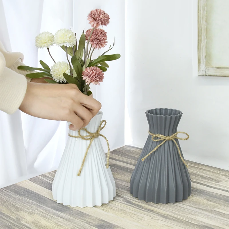1pc Lightweight Plastic Vase Modern European Style for Living Room Home Decor Wedding Table Floral Display Accessories
1pc Lightweight Plastic Vase Modern European Style for Living Room Home Decor Wedding Table Floral Display Accessories