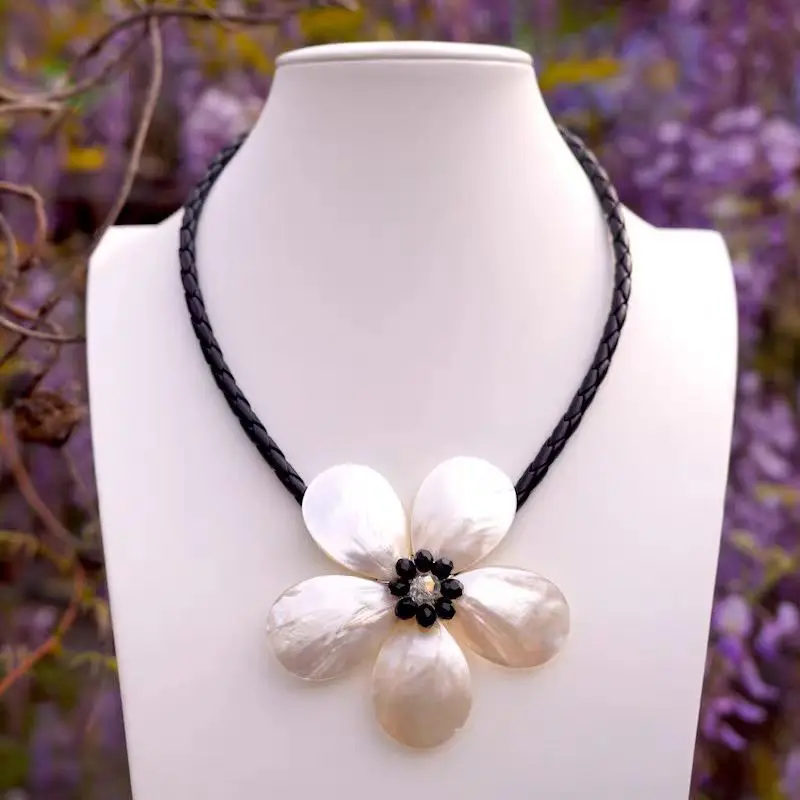 Sea shell flower drop white black quartz necklace 48cm nature FPPJ hand make unique
Sea shell flower drop white black quartz necklace 48cm nature FPPJ hand make unique