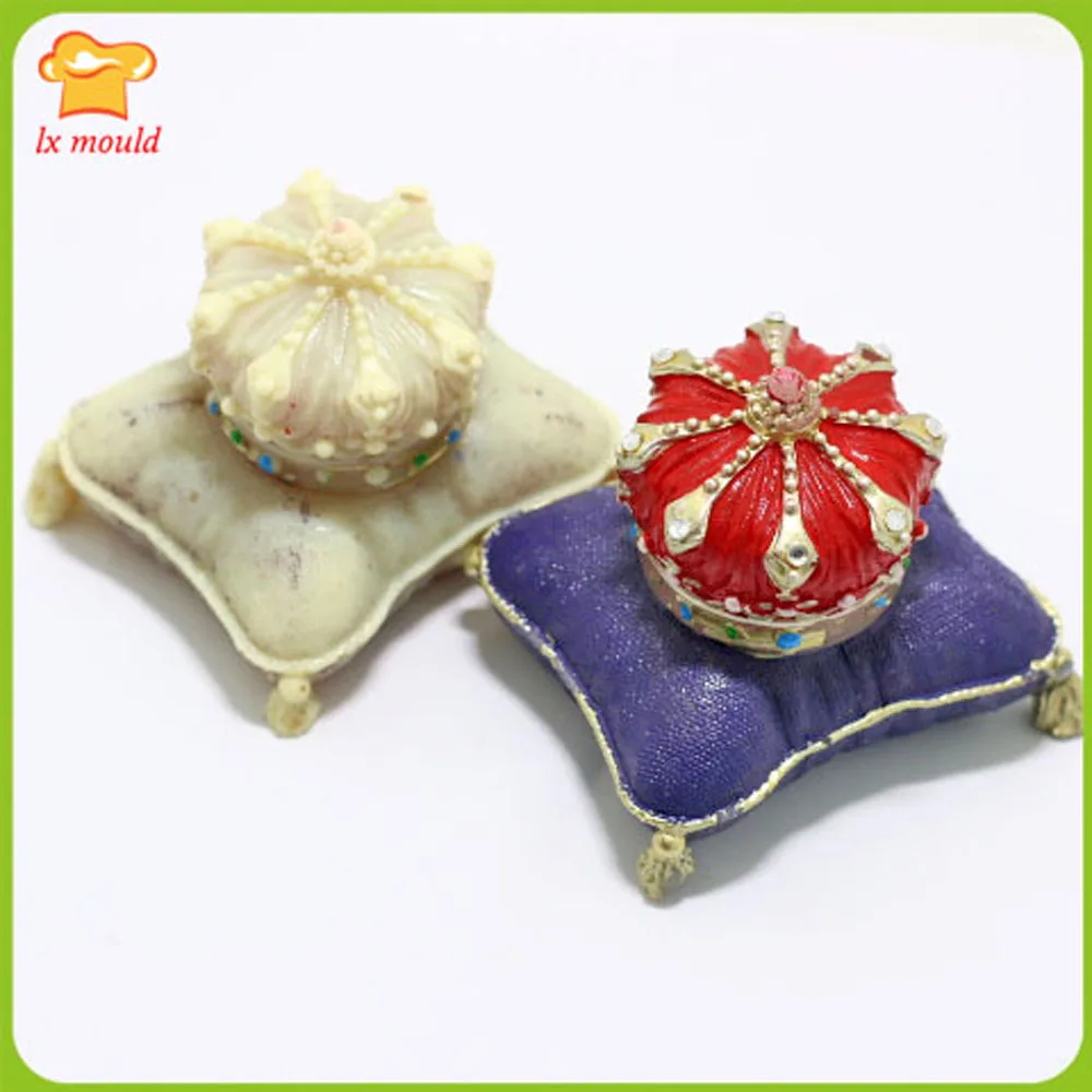 3D Crown Candle Silicone Mold Chocolate Dessert Decoration Cake Pastry Baking Moulds DIY Soap
3D Crown Candle Silicone Mold Chocolate Dessert Decoration Cake Pastry Baking Moulds DIY Soap
