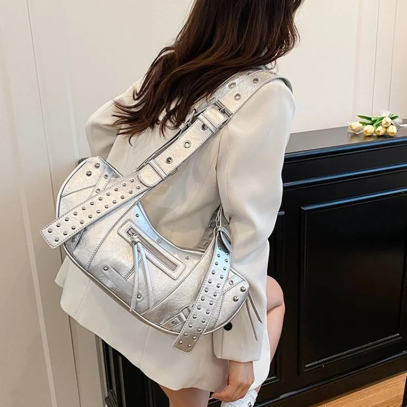 Расширяемая сумка-гармошка для женщин. Дизайнерская кожаная сумка с регулируемой вместительностью.
Расширяемая сумка-гармошка для женщин. Дизайнерская кожаная сумка с регулируемой вместительностью.