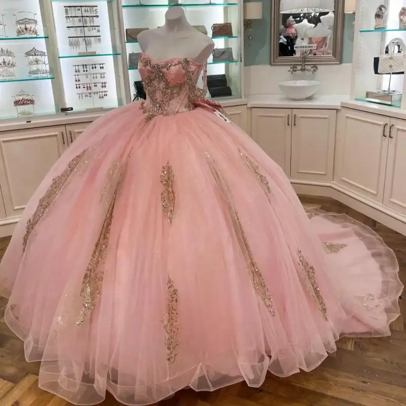 Customized Pink Glamorous Quinceanera Dresses for Girls Appliques Bow Off the Shoulder Pleat Vestidos De 15 Quinceanera
Customized Pink Glamorous Quinceanera Dresses for Girls Appliques Bow Off the Shoulder Pleat Vestidos De 15 Quinceanera