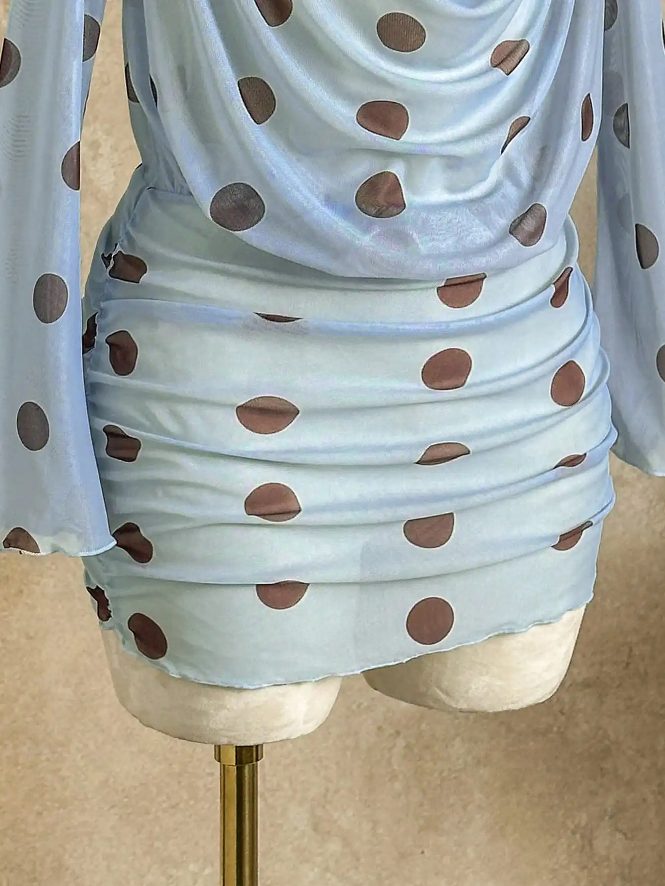 Женское сетчатое платье-накидка в горошек, пляжный наряд с длинными рукавами и V-образным вырезом, сексуальное летнее мини-платье в стиле Y2K
Женское сетчатое платье-накидка в горошек, пляжный наряд с длинными рукавами и V-образным вырезом, сексуальное летнее мини-платье в стиле Y2K