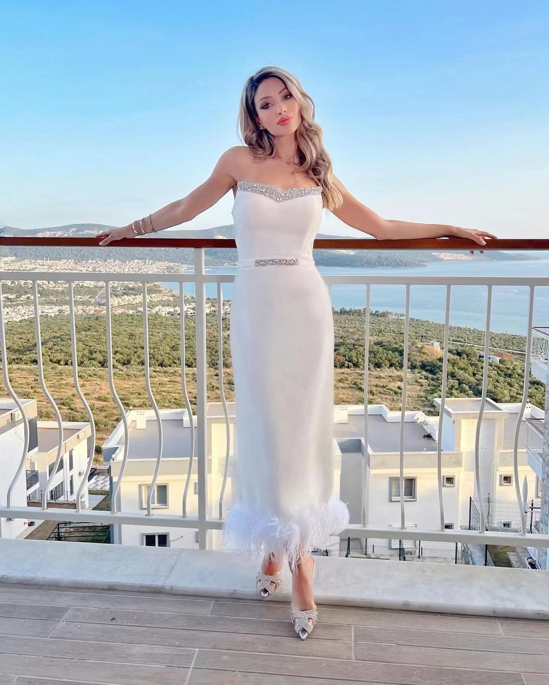 AsaNagi Women White Cocktail Dress Feathers Strapless Ankle-Length Elegant Formal Party Evening Gown 2023 vestidos de gala
AsaNagi Women White Cocktail Dress Feathers Strapless Ankle-Length Elegant Formal Party Evening Gown 2023 vestidos de gala