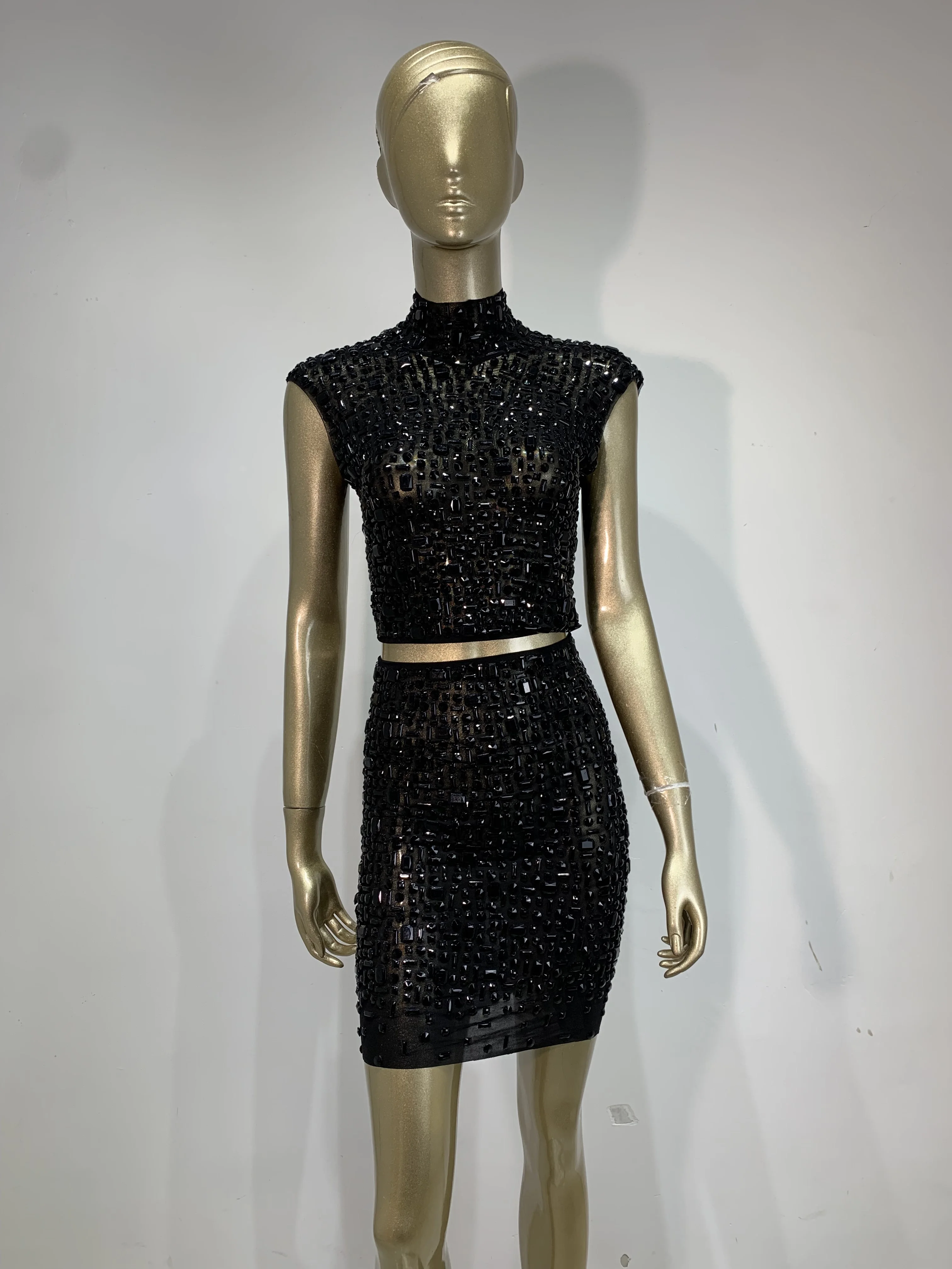 Women Sexy Two Pieces Set Women Crystal Diamond Nightclub Skirt Suits Singer Dancer See Through Stage Performance Costume
Women Sexy Two Pieces Set Women Crystal Diamond Nightclub Skirt Suits Singer Dancer See Through Stage Performance Costume