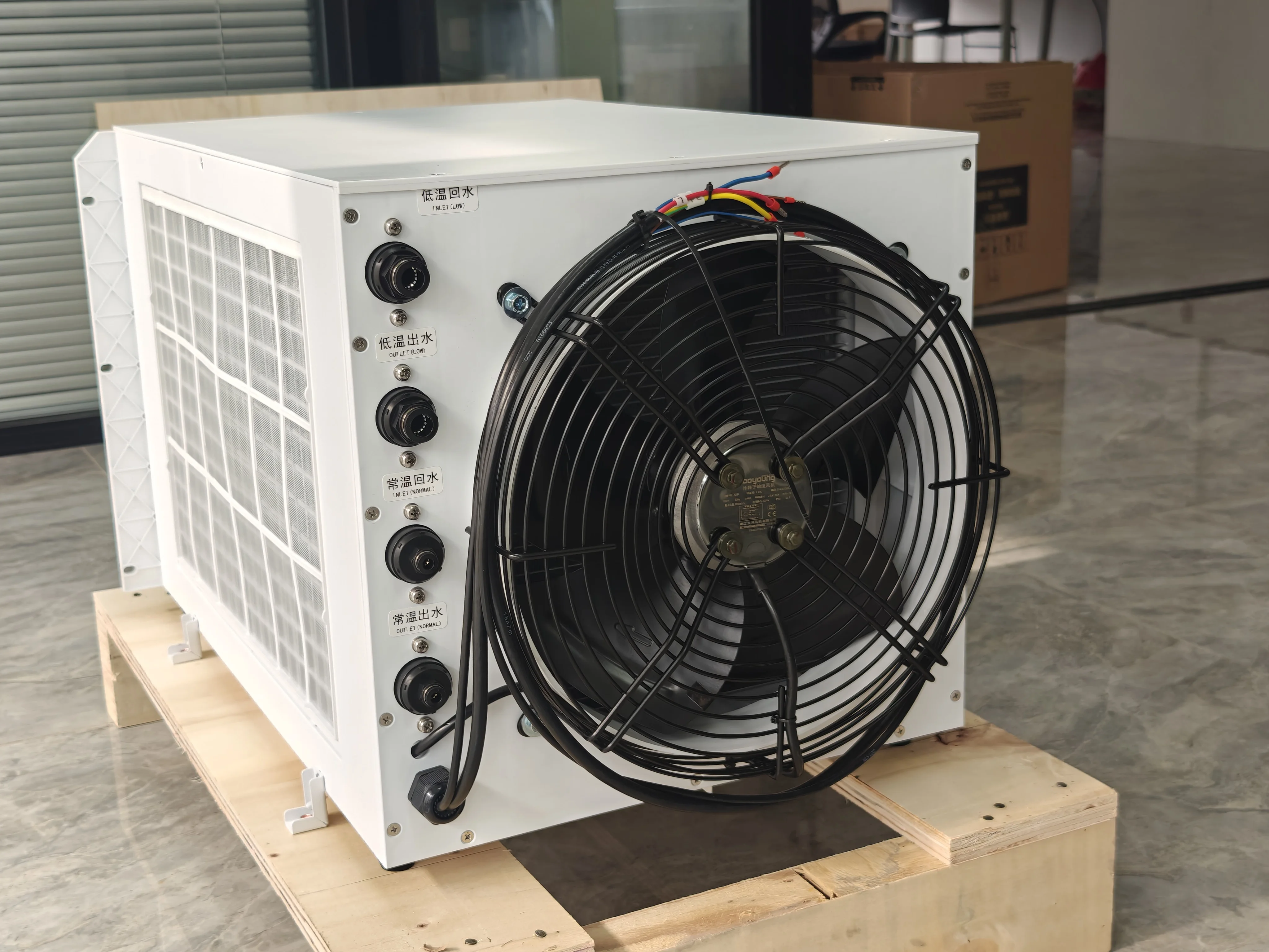 Industrial chiller air-cooled water-cooled precise temperature control energy-saving and stable
Industrial chiller air-cooled water-cooled precise temperature control energy-saving and stable