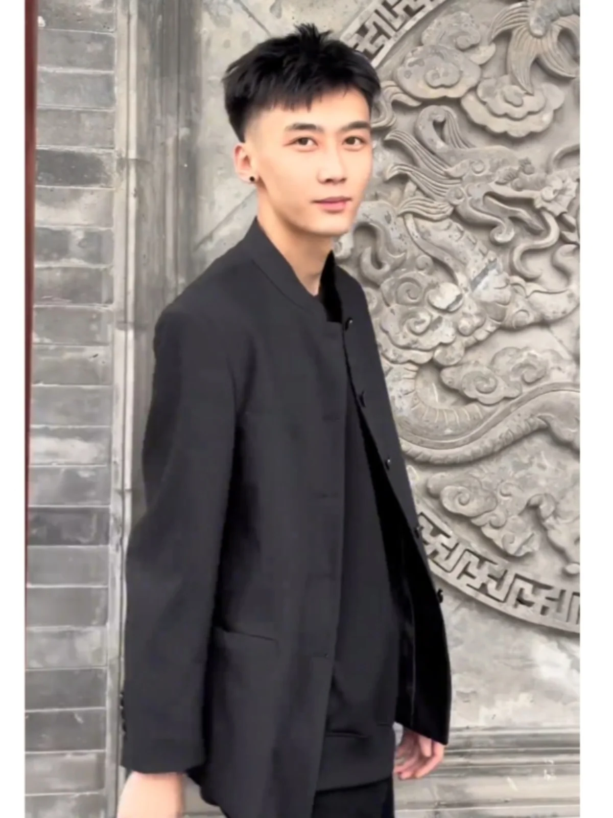 New Chinese Sle Men's Casual Suit Jaet Bla High End Faion Spring 2025 Slim Fit Polyester Nylon Cosite Fiber
New Chinese Sle Men's Casual Suit Jaet Bla High End Faion Spring 2025 Slim Fit Polyester Nylon Cosite Fiber