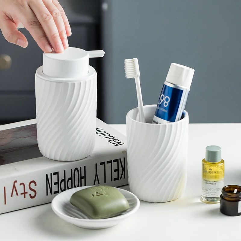 Ceramic bathroom wash set Bathroom and toiletries set Wedding gift decorations Bathroom accessories set household items
Ceramic bathroom wash set Bathroom and toiletries set Wedding gift decorations Bathroom accessories set household items