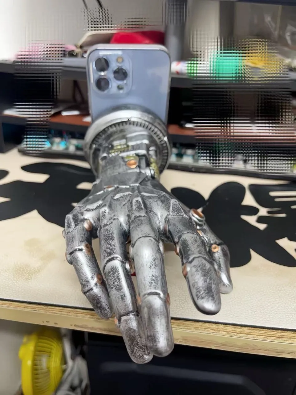 3D Simulated Robotic Arm 17Air Phone Case For iPhone 17 16 15 14 13 12 11 Pro Max Plus 16pro Funny Creative Protection Cover
3D Simulated Robotic Arm 17Air Phone Case For iPhone 17 16 15 14 13 12 11 Pro Max Plus 16pro Funny Creative Protection Cover