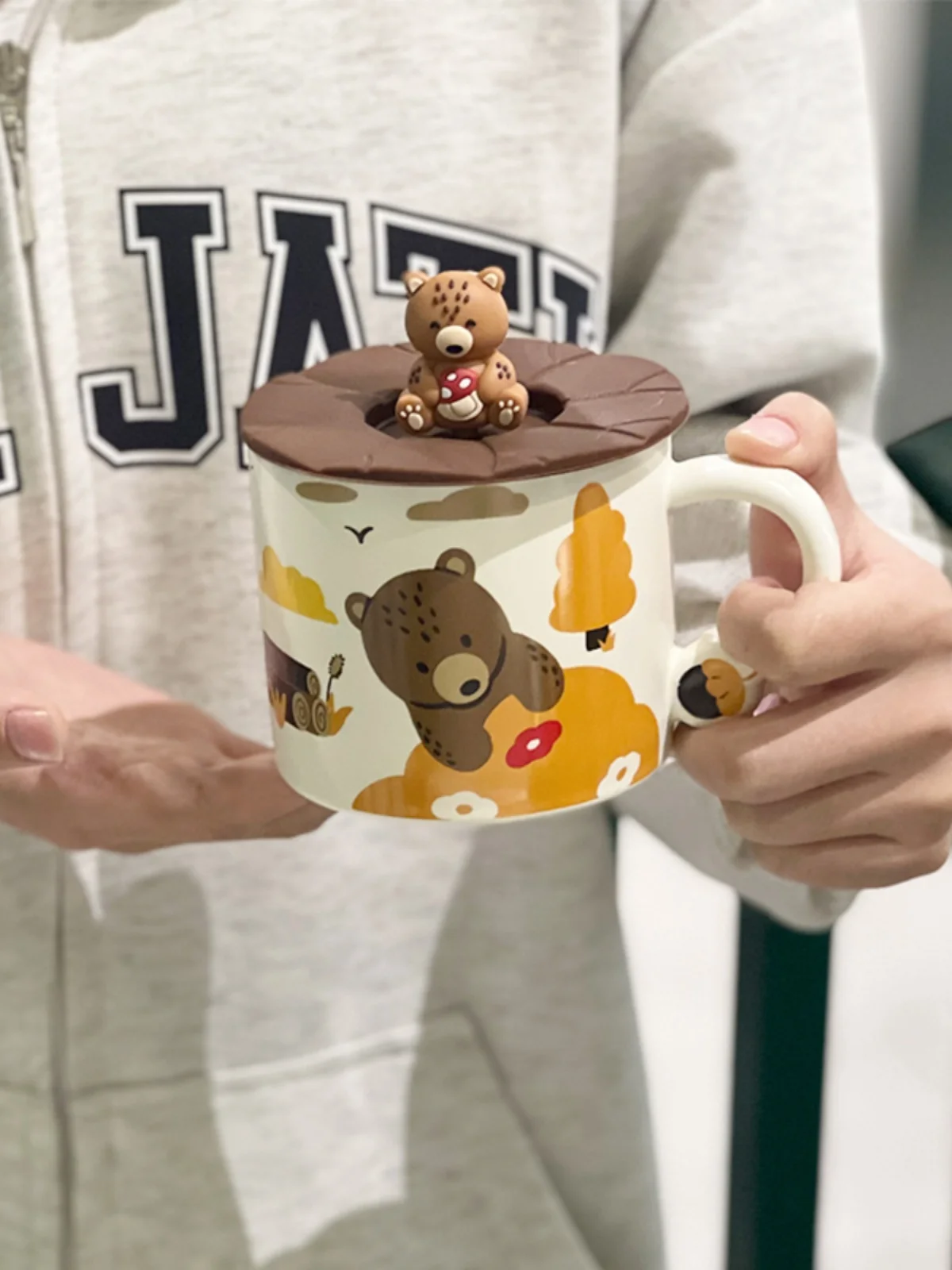 Retro Cute Bear Ceramic Mug with Lid Water Cup for Home Office Gift Girls Cartoon Style Cute Bear Design 301mL-400mL Capacity
Retro Cute Bear Ceramic Mug with Lid Water Cup for Home Office Gift Girls Cartoon Style Cute Bear Design 301mL-400mL Capacity