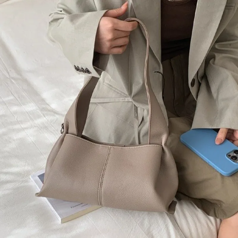 High End Leather Ladies Handbag Elegant Classic Designer Style Vintage Casual Crossbody Messenger Tote Bag
High End Leather Ladies Handbag Elegant Classic Designer Style Vintage Casual Crossbody Messenger Tote Bag